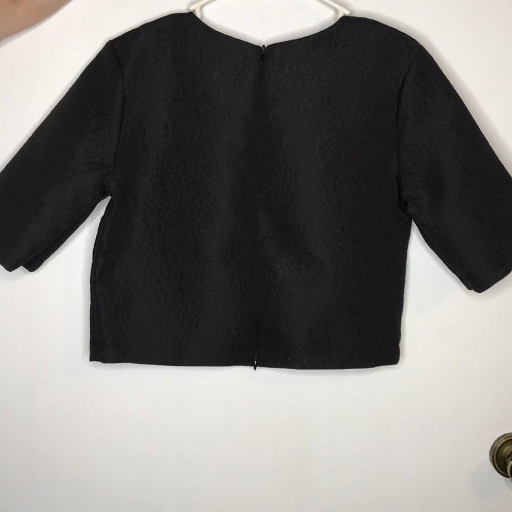 Crop-top - Picture 2 of 4